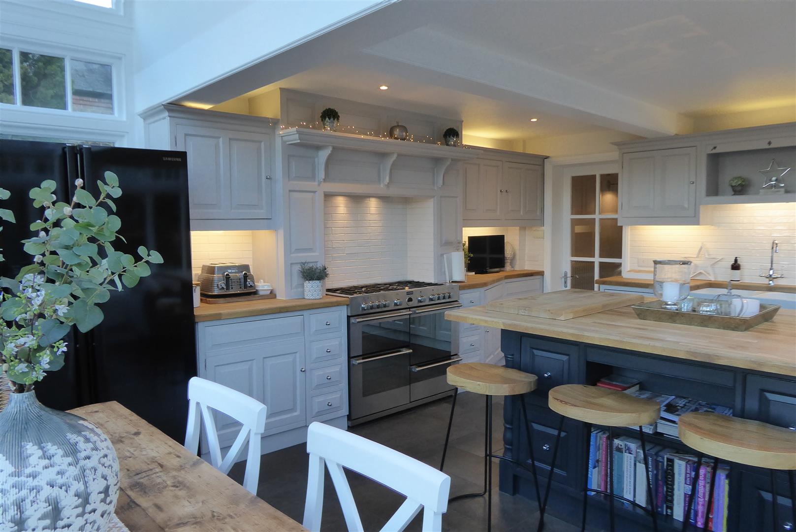 LIVING DINING KITCHEN